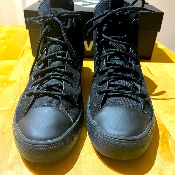 Converse | Shoes | Size 7 Mens And 9 In 